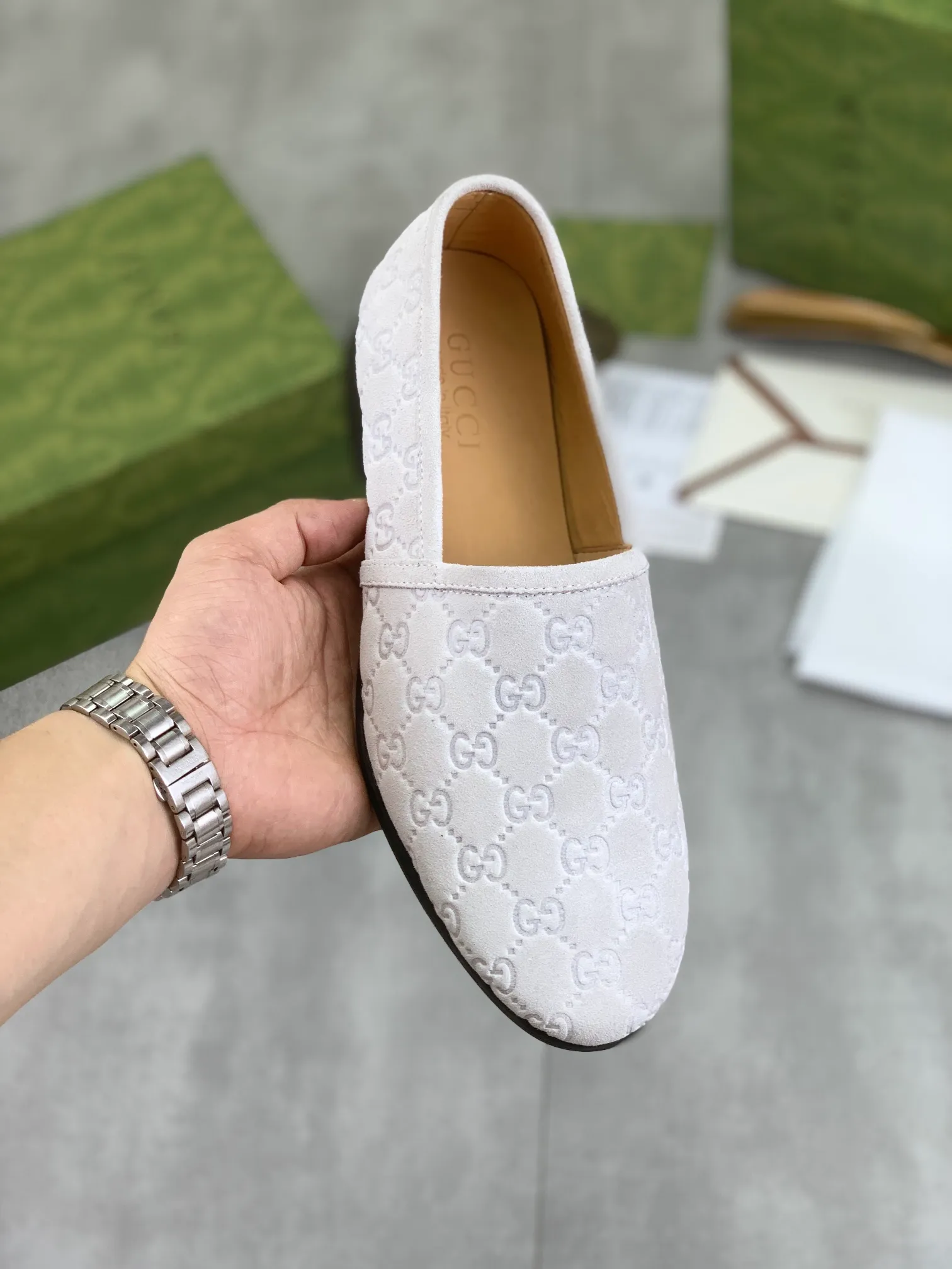 Men's Men's Shoes 💰P500💰【New Style】Water-dyed Niuli Gucci's most popular selection of lazy slip-on leather shoes (Gucci) official website latest Gucci lazy leather shoes, hot style 💥 simple and elegant style, exclusive for trendy men. Unique official website latest brand original double G embossing Elements 👑 Original Gucci decoration, fashionable and elegant, fabric original calfskin ✅ fully imported first-layer cowhide lining, official website designated wear-resistant, rubber business outsole, classic model taken at the counter in real life 🎬38-44 Various colors available